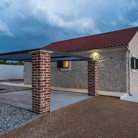 Holiday Home Figurica Novigrad  ภายนอก รูปภาพ