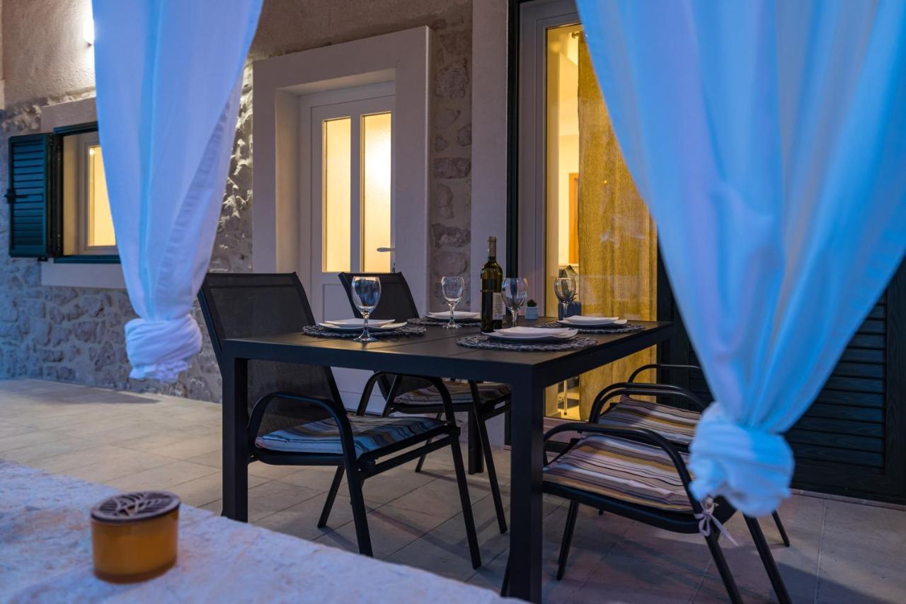 Holiday Home Figurica Novigrad  ภายนอก รูปภาพ