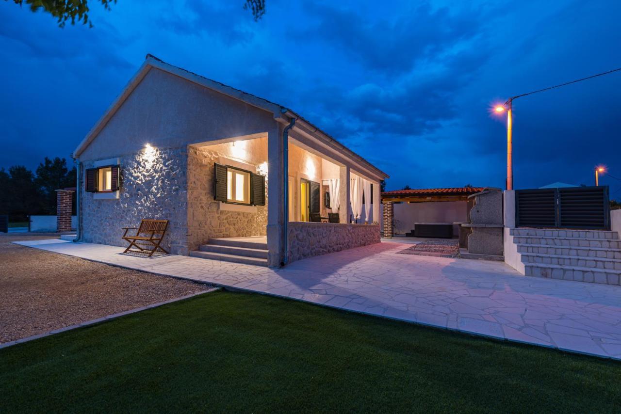 Holiday Home Figurica Novigrad  ภายนอก รูปภาพ