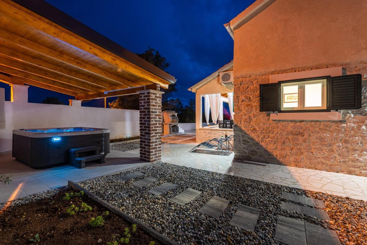 Holiday Home Figurica Novigrad  ภายนอก รูปภาพ