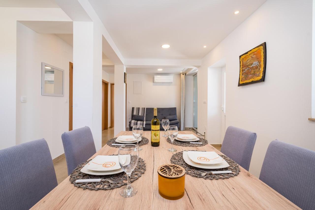 Holiday Home Figurica Novigrad  ภายนอก รูปภาพ