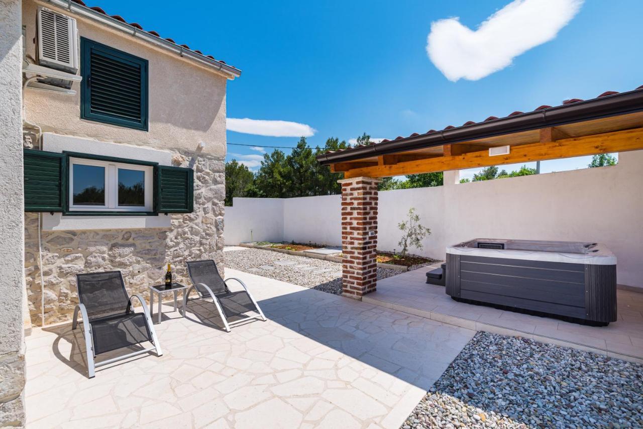 Holiday Home Figurica Novigrad  ภายนอก รูปภาพ