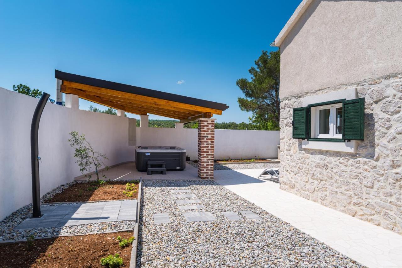 Holiday Home Figurica Novigrad  ภายนอก รูปภาพ