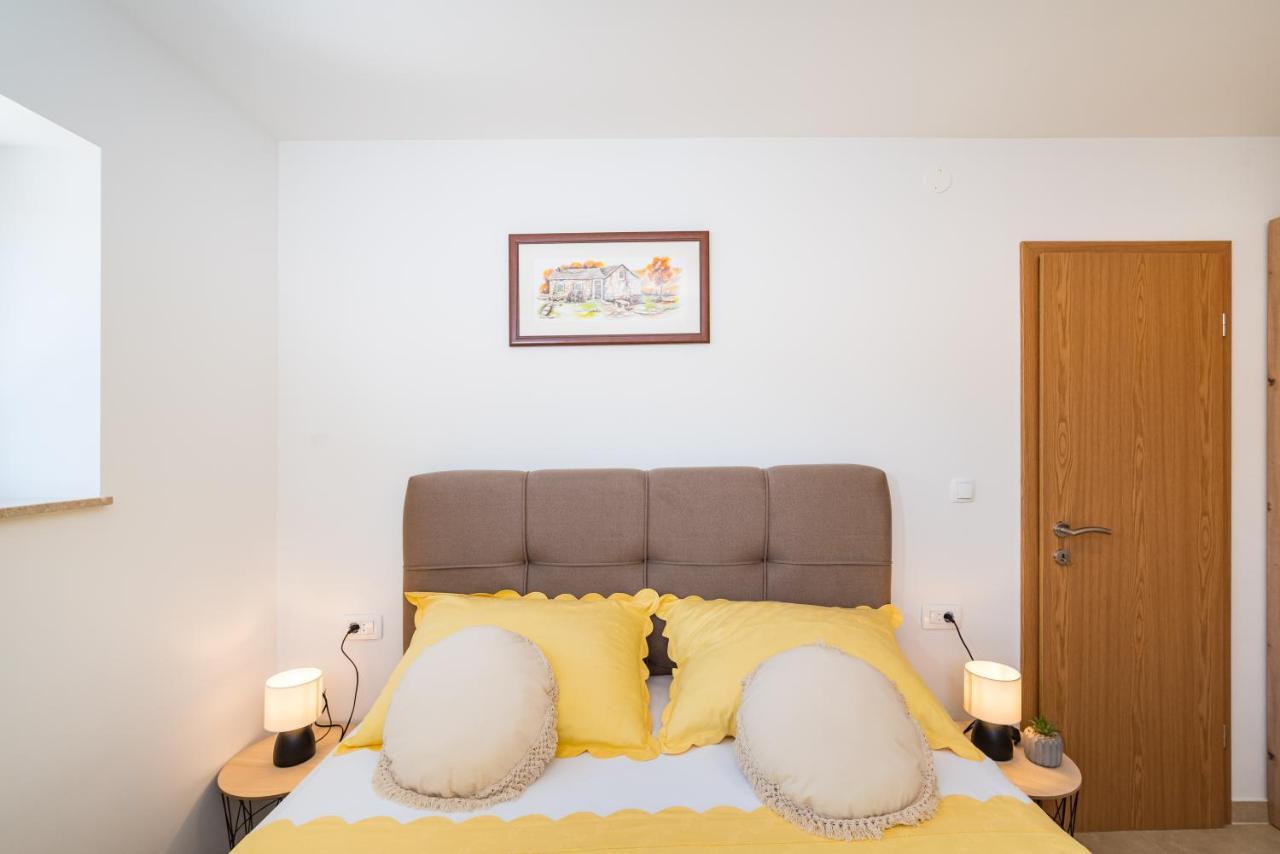 Holiday Home Figurica Novigrad  ภายนอก รูปภาพ